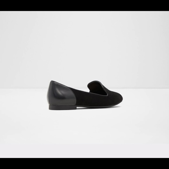 Ladies Aldo Suede Black Flats - Picture 3 of 4